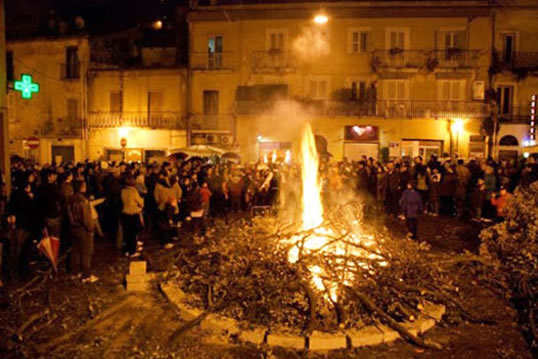 Falò di San Giuseppe - Gioia del Colle - Piazza Plebiscito